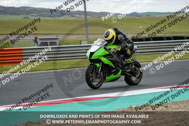 cadwell no limits trackday;cadwell park;cadwell park photographs;cadwell trackday photographs;enduro digital images;event digital images;eventdigitalimages;navarra;no limits trackdays;peter wileman photography;racing digital images;trackday digital images;trackday photos